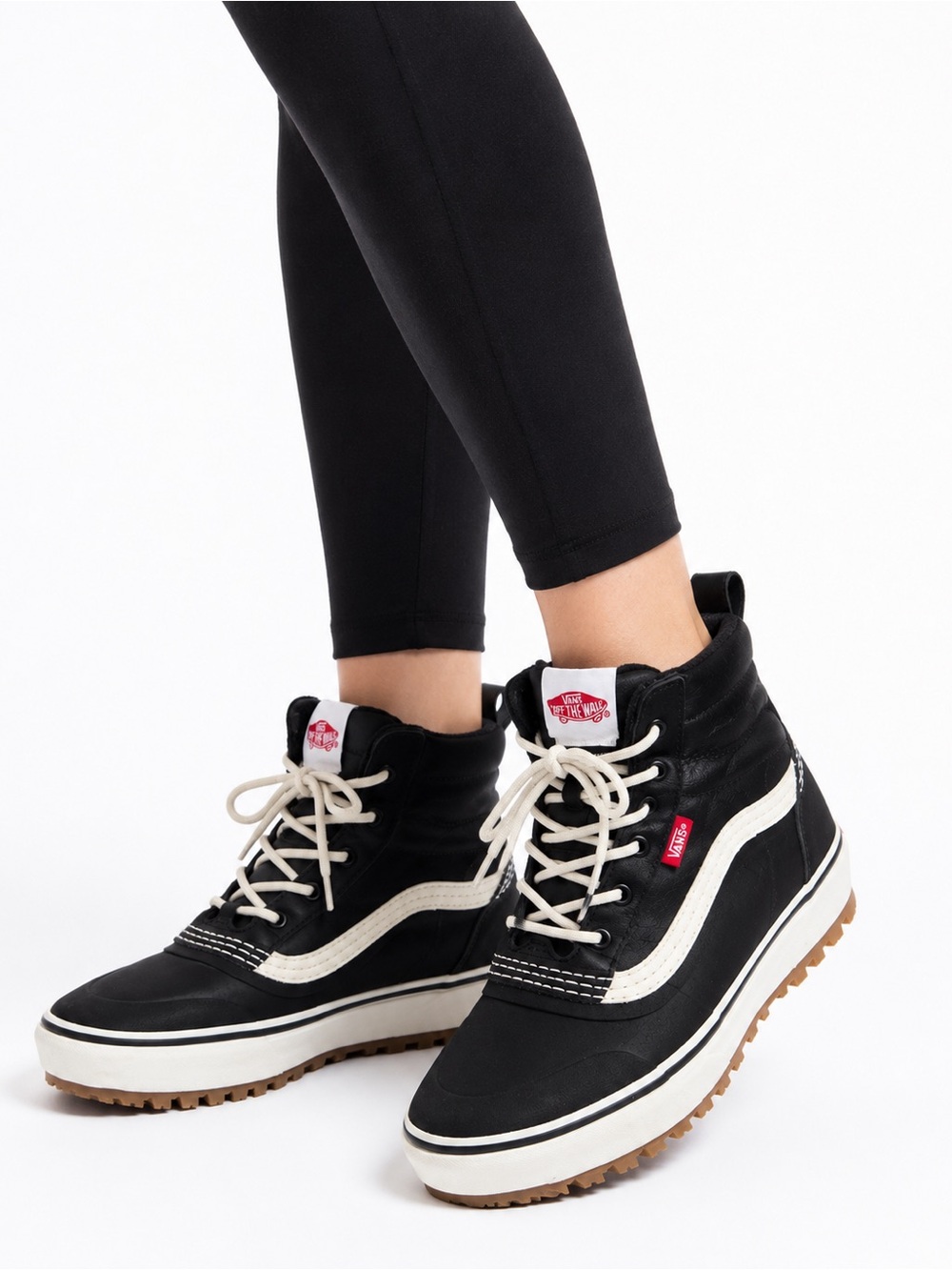 Size 11 (EU 42) Vans Women’s Standard Mid Snow MTE Black Winter Boots
